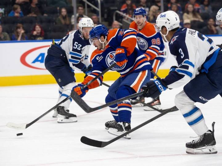 Whoa! Edmonton's top prospect Matthew Savoie promoted to top line with McDavid and Draisaitl