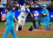 Azulejos vencieron 6×1 a Dodgers y quedaron a un partido del título de Grandes Ligas 2025