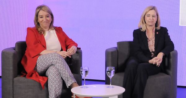 Las mujeres ya lideran en la universidad