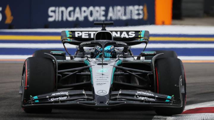 Russell se cuela en la lucha Verstappen-McLaren con la pole de Singapur; Alonso décimo y Sainz decimotercero
