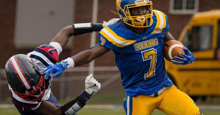 New-look offensive line, Wray's career game help North Providence football team win home opener