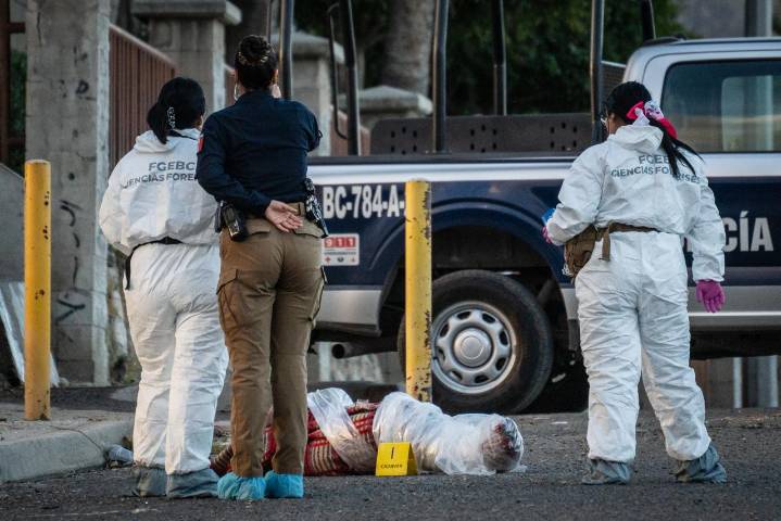 Dejan cuerpo envuelto en una cobija y plástico en la colonia Baja Maq El Águila