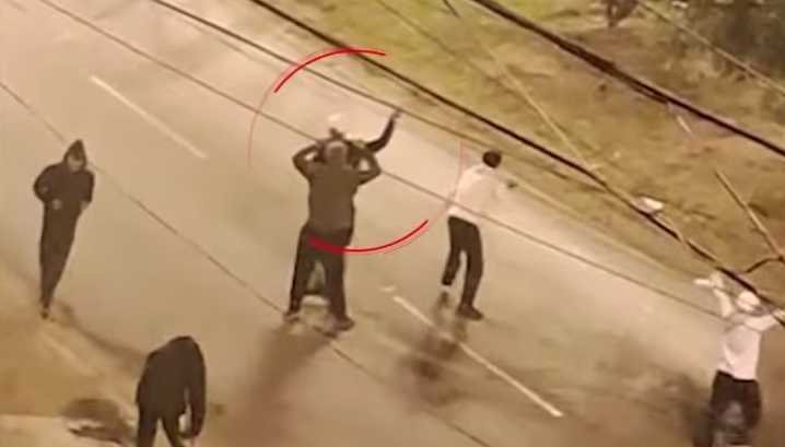 Terror en límite entre Ate y La Molina: barristas se enfrentaron con piedras y machetes