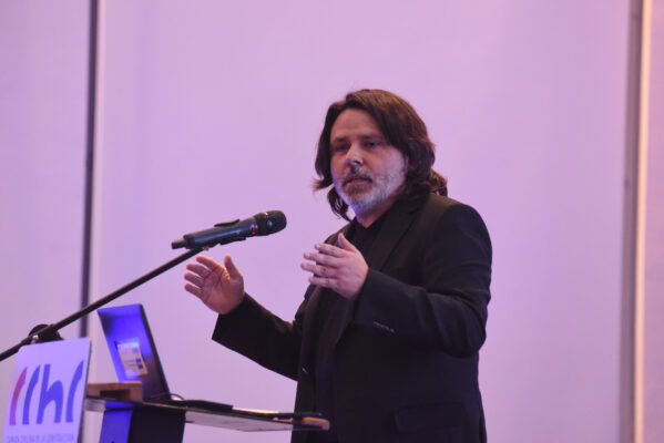 Sociólogo Alberto Mayol: “El liderazgo de Gabriel Boric siempre fue vacío de proyectos”