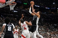 Victor Wembanyama and the Spurs move to 4