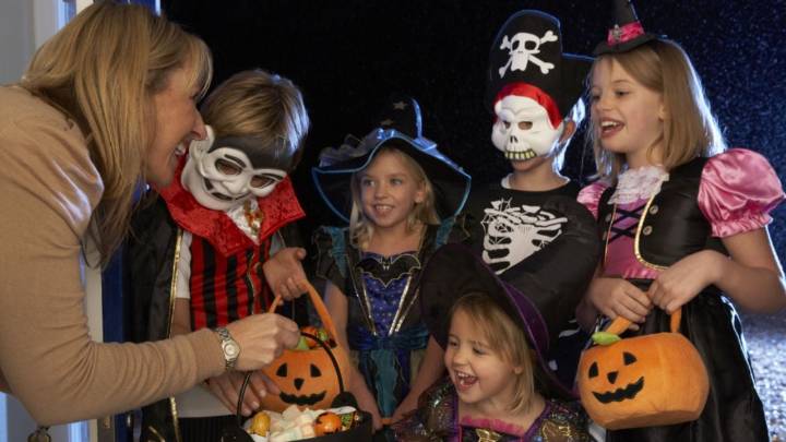 Frente frío en Monterrey: Consejos para cuidar a los niños durante la noche de Halloween