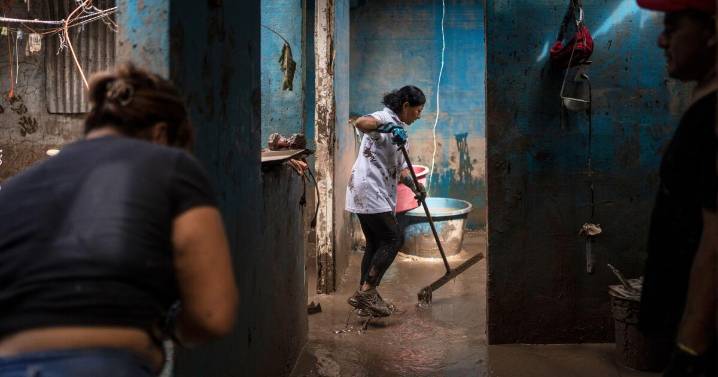 “Una semana después esto se ve horrible". Tras las lluvias, pueblos mexicanos siguen en el lodo