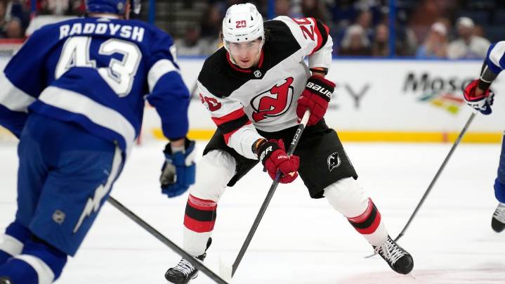 Michael McLeod signs with KHL's Avangard Omsk after acquittal