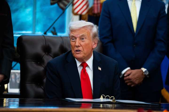 Trump reclama 230 millones de dólares por investigaciones federales en su contra