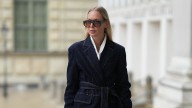 Jeans color café: cómo combinarlos para crear los looks más elegantes en otoño/invierno 2025