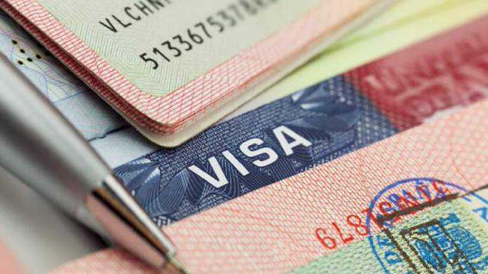 EE.UU. revoca visas a seis personas por críticas a Charlie Kirk