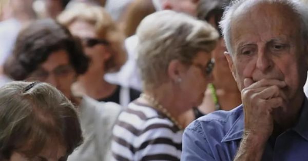 Otra mala noticia para jubilados: el Gobierno elimina una ayuda clave para todos estos adultos mayores