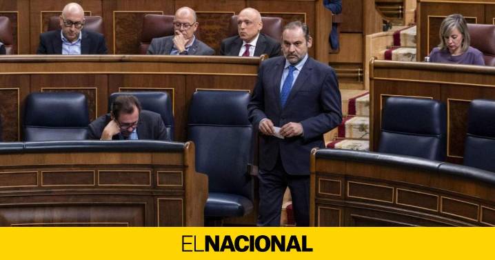 ¿Qué pasará con el escaño de Ábalos si va a la cárcel y cómo afectará a las mayorías del Congreso?