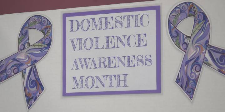 Grand Island businesses rally to support domestic violence awareness
