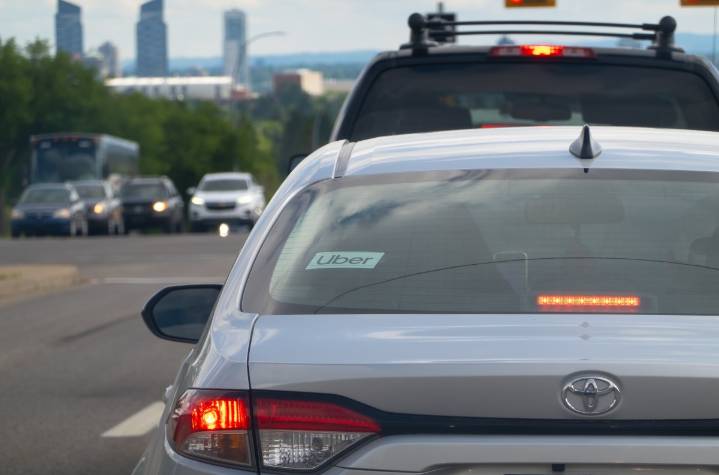 Conductor de Uber acusado de disparar a una adolescente en un Waffle House de Georgia
