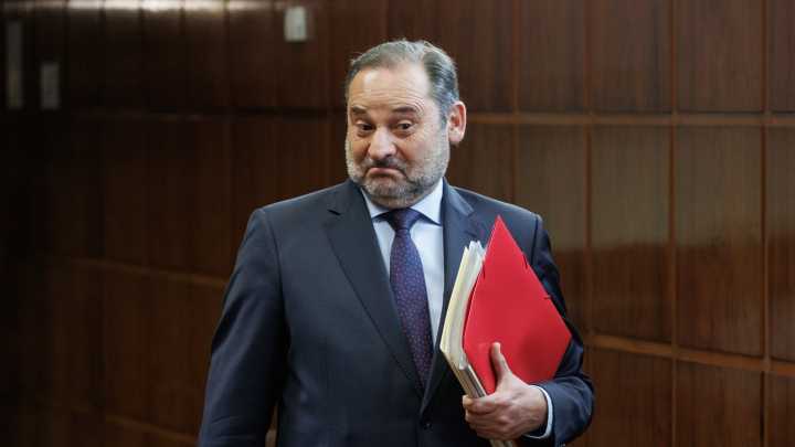 La UCO asegura, en un informe enviado al Supremo, que el PSOE pagó a Ábalos con sobres llenos de dinero en efectivo no declarado por el partido