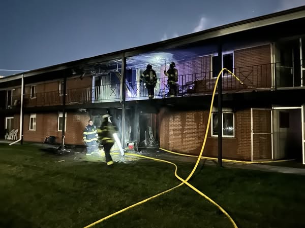 Nearly 2 dozen families displaced by Farmington apartment fire