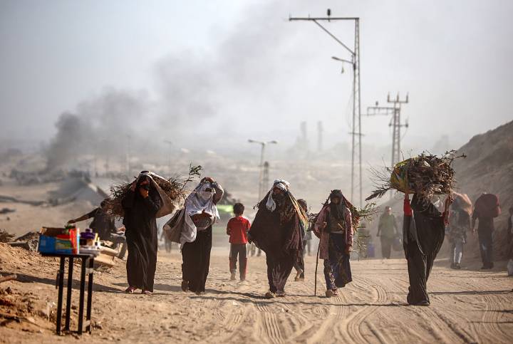 Hamas agrees to Trump’s Gaza plan, but Israel keeps bombing