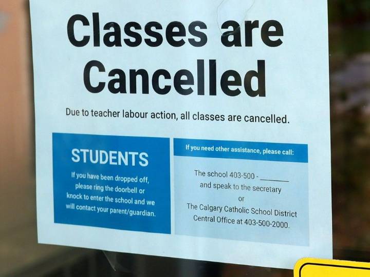 Alberta teachers' strike: Bargaining to restart