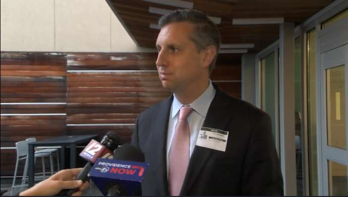 Amo, Magaziner call on Johnson, Republicans to reopen government