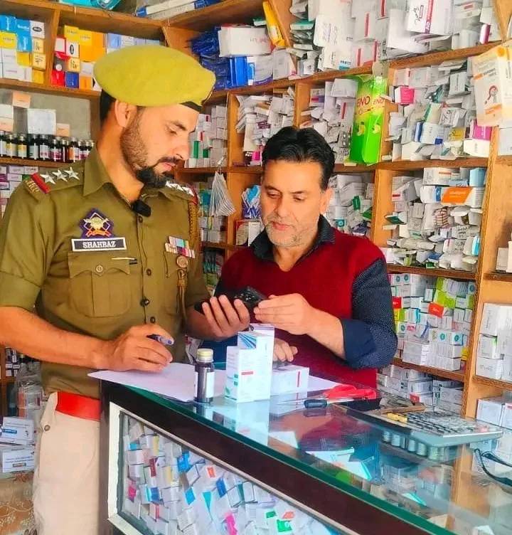 Shopian Police, Drug Control Officials inspect medical shops after DFCO bans Cough Syrups