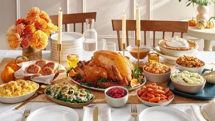 Inflation is soaring, but Aldi’s Thanksgiving dinner will feed 10 people for just $40. Here’s how to get it