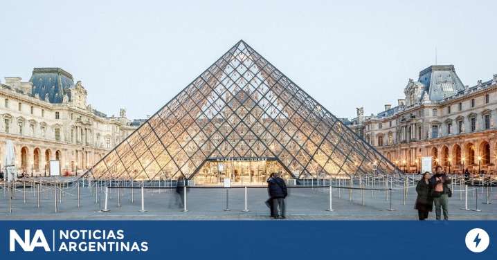 Museo del Louvre estimó en 102 millones de dólares el valor de las joyas robadas
