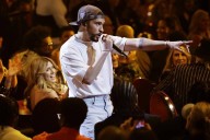 Bad Bunny respondió a las críticas por su participación en el Super Bowl: “Tienes cuatro meses para aprender (español)”