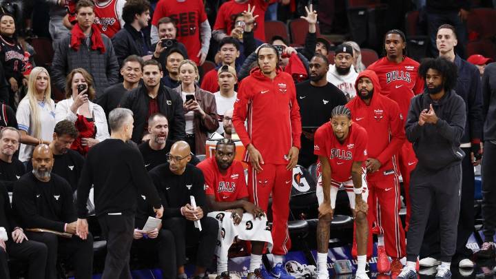 Wembanyama y Antetokounmpo ponen brillo y montones de puntos al arranque de la NBA