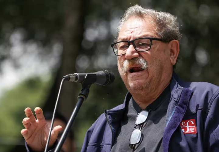 Escritoras organizan mitin contra Paco Taibo II por comentarios sobre poemarios de mujeres