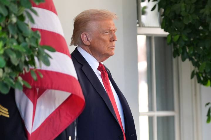 Trump exigirá que el Departamento de Justicia le pague $230 millones por investigarlo