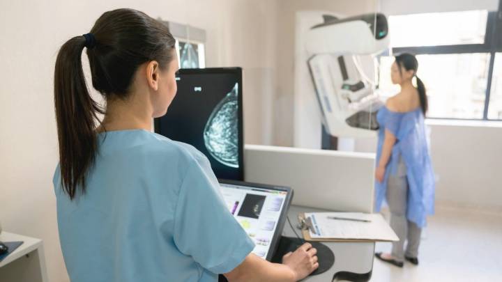 La Asociación Española Contra el Cáncer dice que los cribados de cáncer "no pertenecen a ningún gobierno"