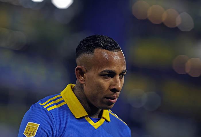 Futbolista colombiano Sebastián Villa absuelto en causa por abuso sexual