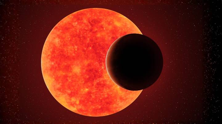 NASA revela tres formas caseras y seguras para observar la Luna en la Noche Internacional de la Luna 2025