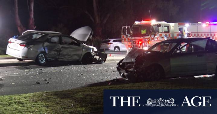 Wantirna South car crash: Children injured after collision