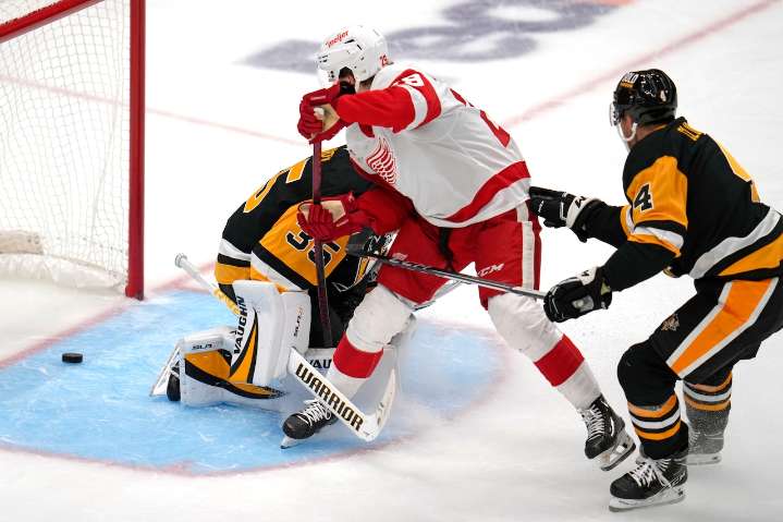 Pittsburgh Penguins vs. New York Rangers FREE LIVE STREAM (10/7/25): Watch NHL regular season online