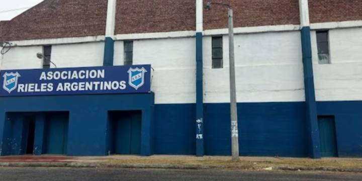 Un hombre se descompensó en una cancha de básquet de Córdoba y murió