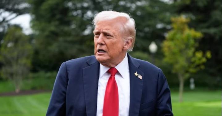 Donald Trump aplicará arancel del 25% a camiones importados desde México a partir del 1 de noviembre