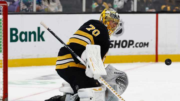 Bruins at Mammoth odds, picks and predictions