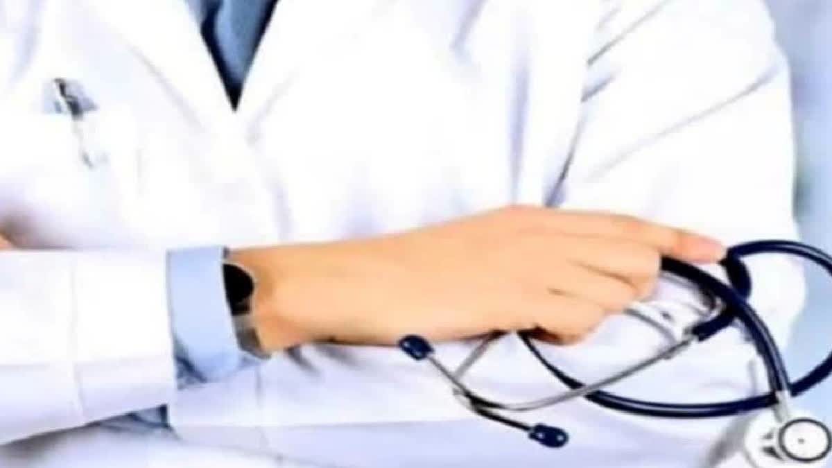 UP: Row Erupts In Jaunpur After Muslim Woman Accuses Doctor Of 'Refusing' To Treat Her