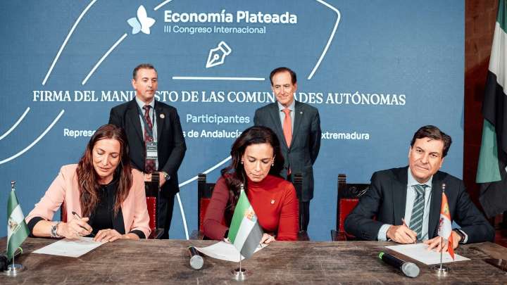 Fundación Mapfre impulsa el "Manifiesto por la Economía Plateada" en las regiones de la Ruta de la Plata