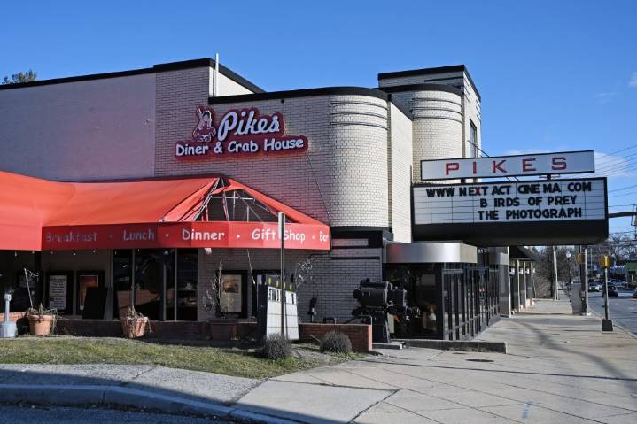 Pikes Cinema offers free movies for furloughed feds