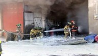 Bomberos controlan incendio en fábrica de colchones en Ecatepec