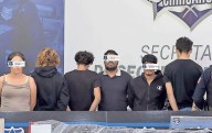 Realizaron estatales traslado entre amenazas de muerte