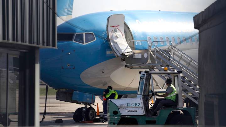 Aerolíneas Argentinas suspendió 8 aviones tras una falla técnica