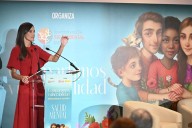 La Reina Letizia resalta la importancia de vigilar la salud mental en situaciones de emergencia