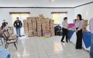 Entregan apoyos para embarazadas y bebés