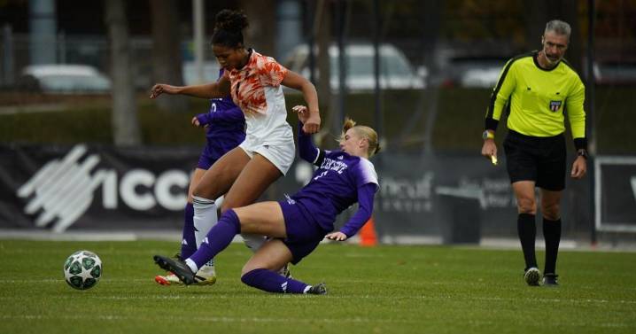 Bengals fall short of postseason, lose finale 3