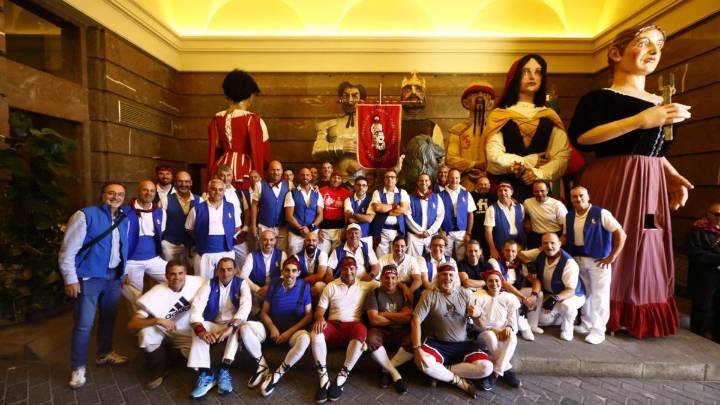 La Comparsa de Gigantes y Cabezudos y Caballitos de Zaragoza: "Hay personas a las que recuerdas de niños y ahora vienen con hijos"