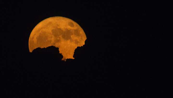 When is the next full moon? How to see October's supermoon in Missouri